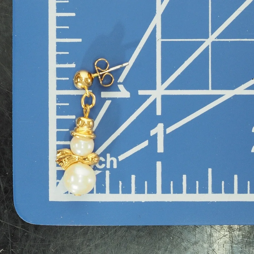 Avon Earrings White Pearly Snowman Gold Tone Surgical Steel Post Pierced Dangle
